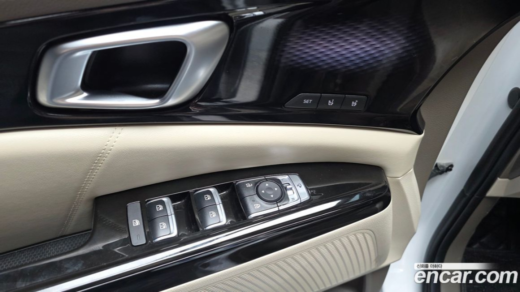 Kia Carnival 7-Seater Signature, 2023