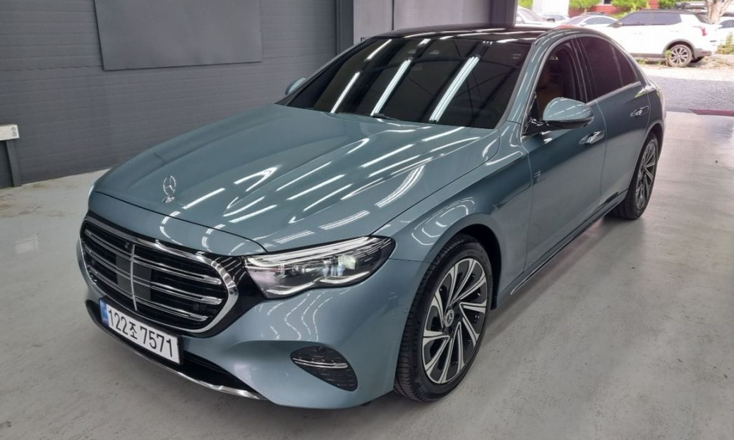 Mercedes-Benz E-Class E300 4MATIC Exclusive, 2024