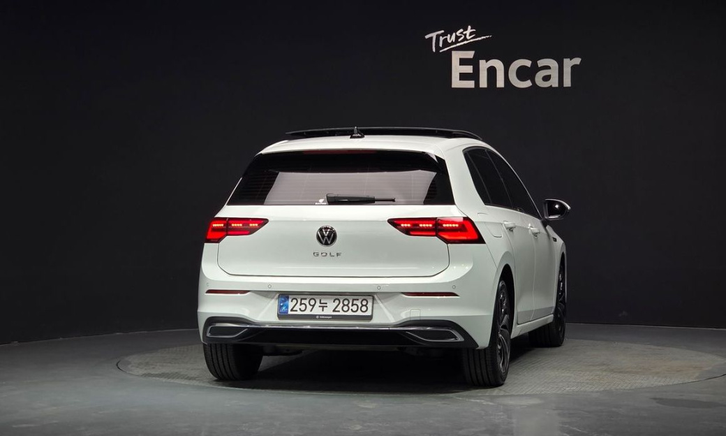Volkswagen Golf 2.0 TDI Prestige, 2024