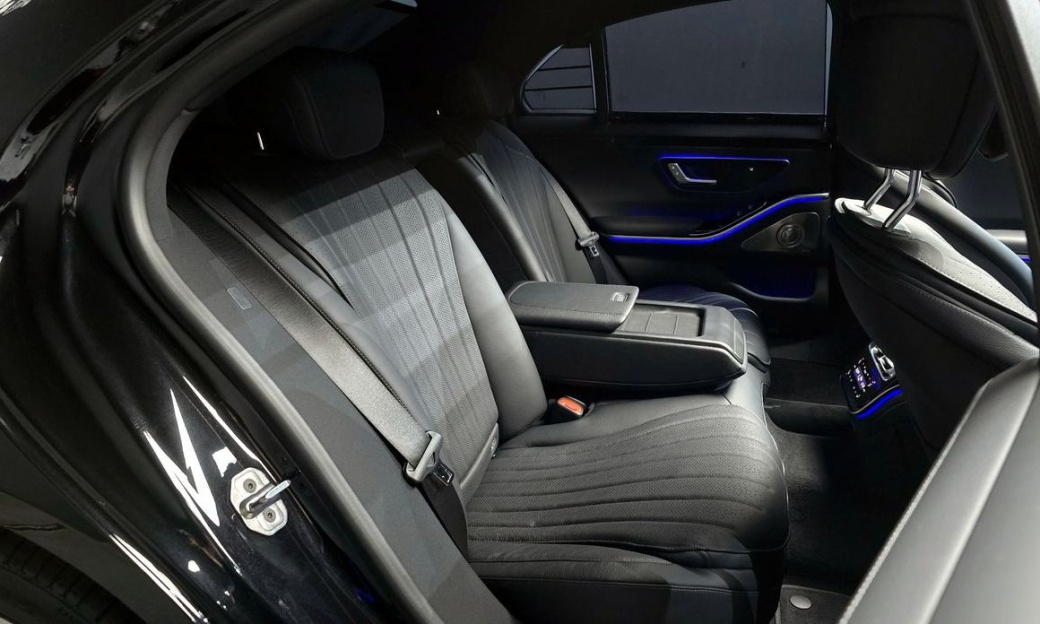 Mercedes-Benz S-Class S350 d 4MATIC, 2025