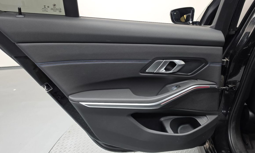 BMW 3-Series 320i M Sport, 2022