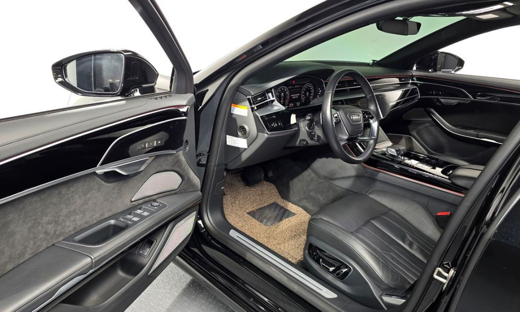 Audi A8 55 TFSI Quattro LWB, 2021