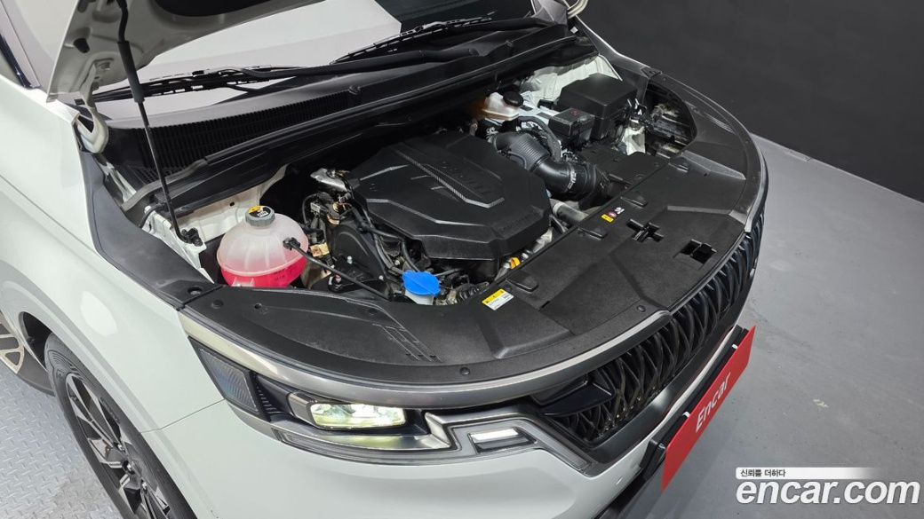 Kia Carnival 9-Seater Signature, 2023