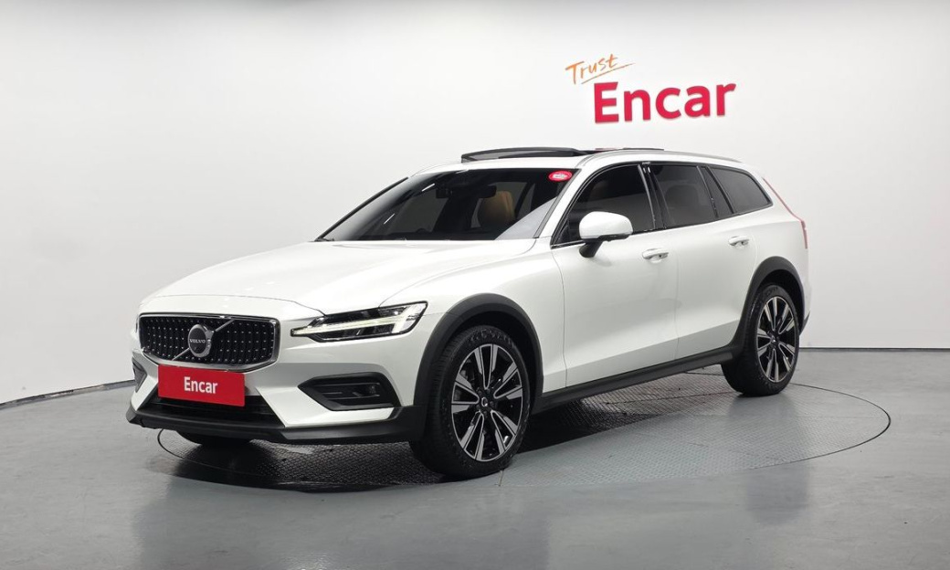 Volvo V60 B5 Ultimate AWD, 2023