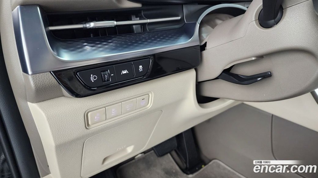 Kia Carnival 7-Seater Hi-Limousine, 2023