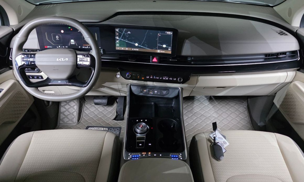 Kia Carnival 9-Seater Gravity, 2025