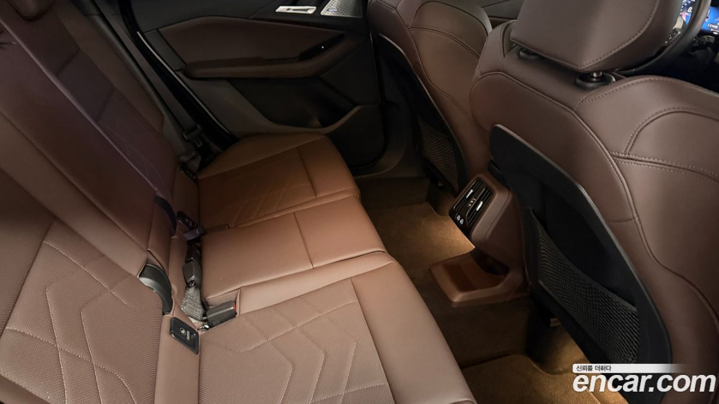 BMW 2-Series 220i Luxury, 2024