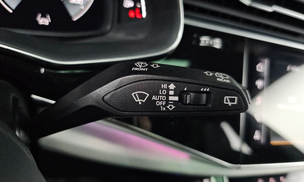 Audi Q8 55 TFSI Quattro Premium, 2022