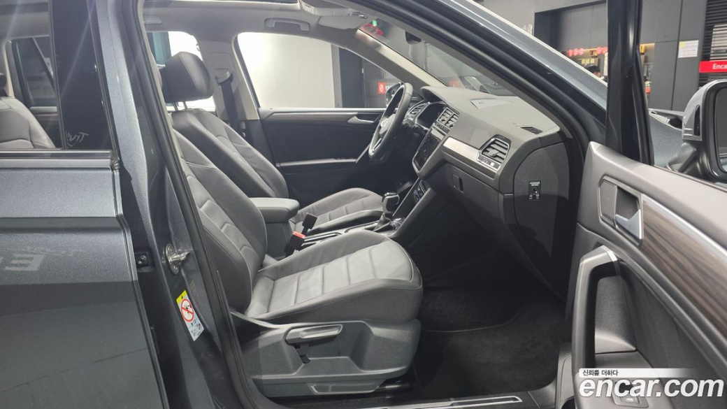 Volkswagen Tiguan 2.0 TSI Prestige, 2024