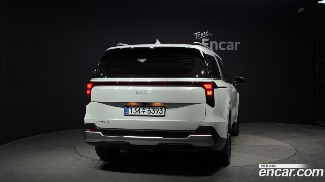 Kia Carnival 9-Seater Prestige, 2025