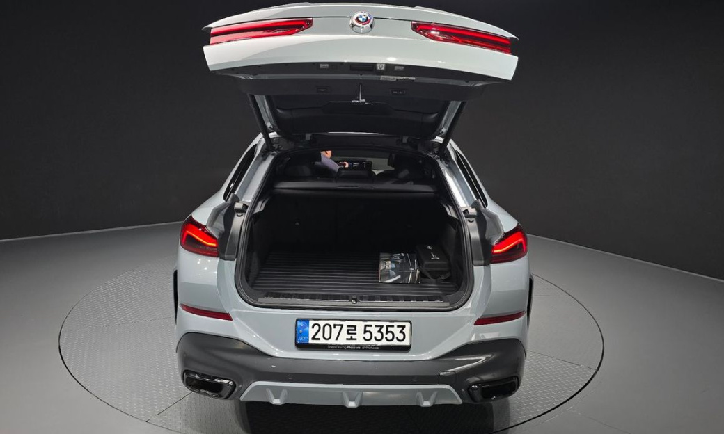 BMW X6 xDrive40i M Sport, 2024