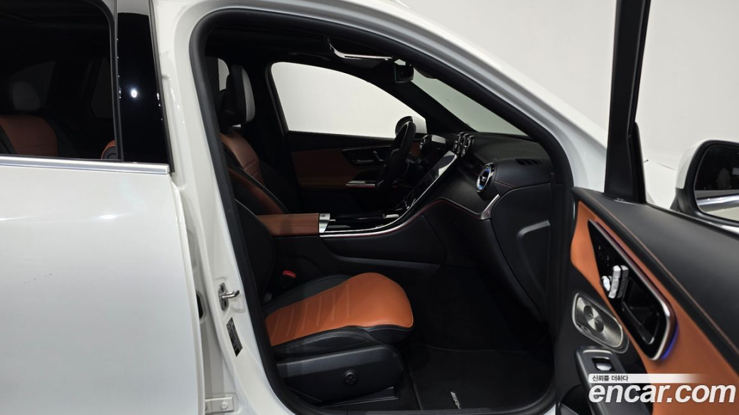Mercedes-Benz GLC-Class GLC300 4MATIC AMG Line, 2023