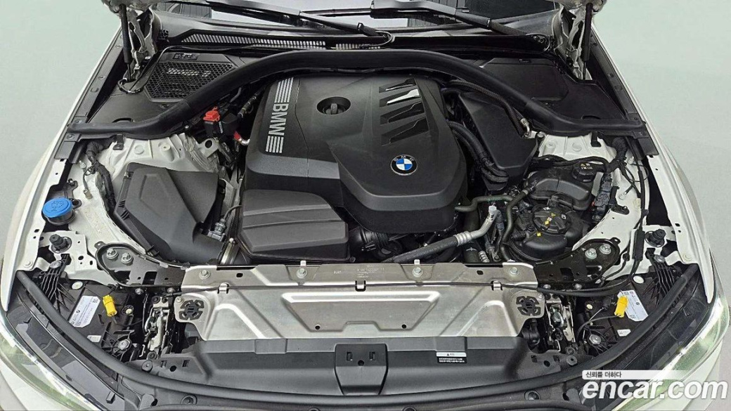 BMW 3-Series 320i Touring, 2025