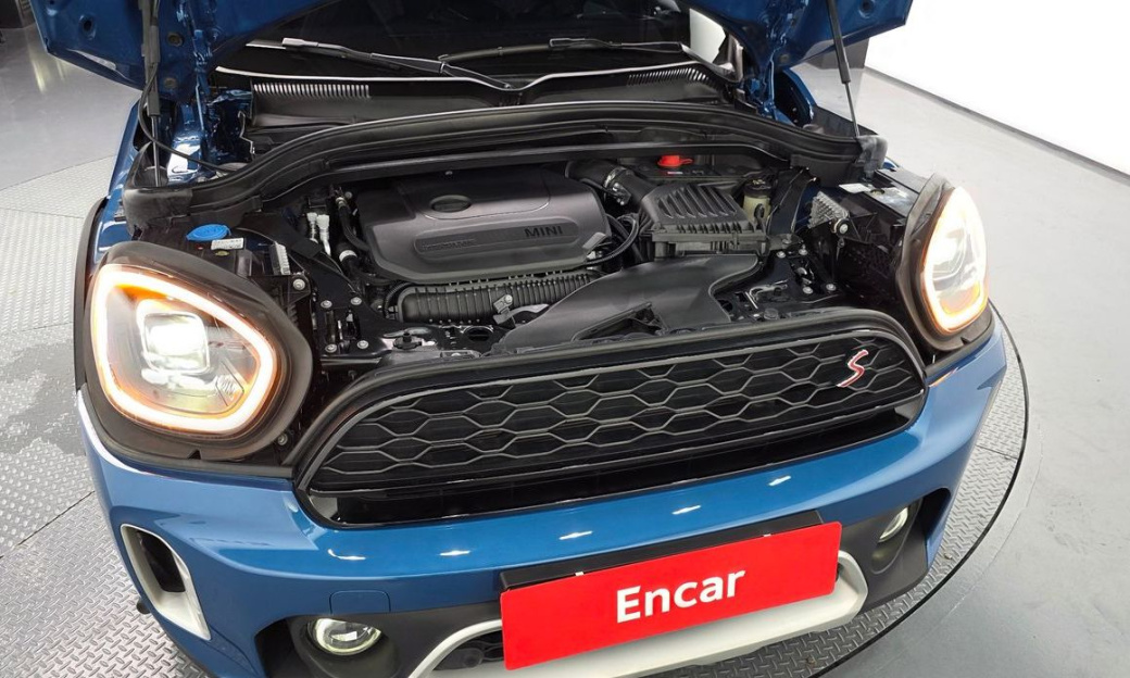 Mini Countryman ALL4 Classic Launch Pack, 2023