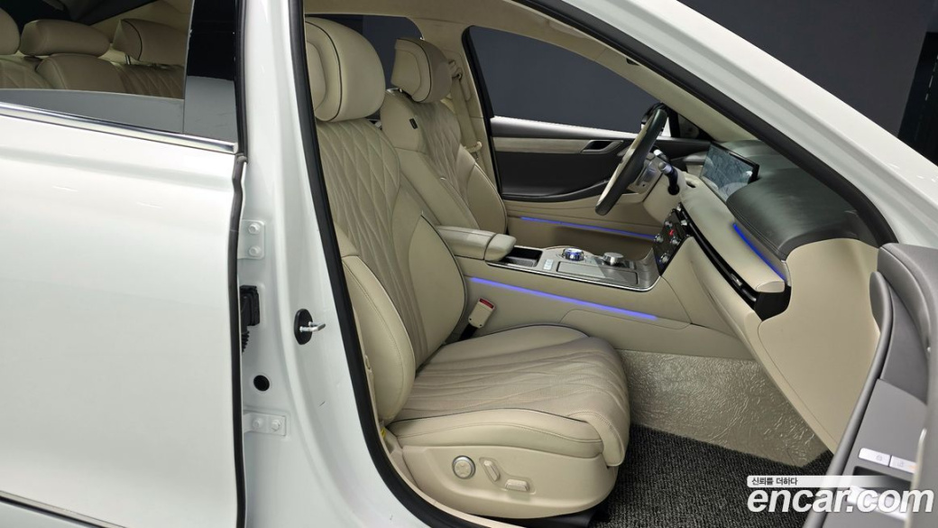 Genesis G80 Gasoline 2.5 Turbo 2WD, 2025