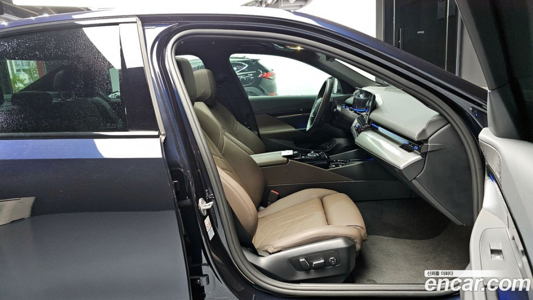 BMW 5-Series 520i M Sport, 2024