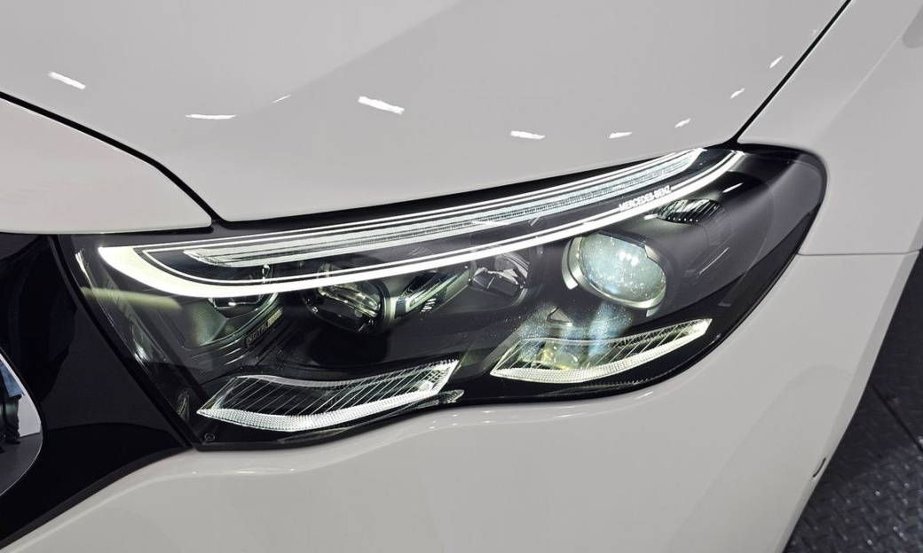 Mercedes-Benz E-Class E300 4MATIC AMG Line, 2025