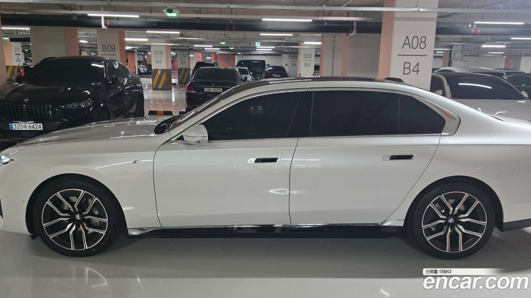 BMW 7-Series 740i xDrive M Sport, 2025