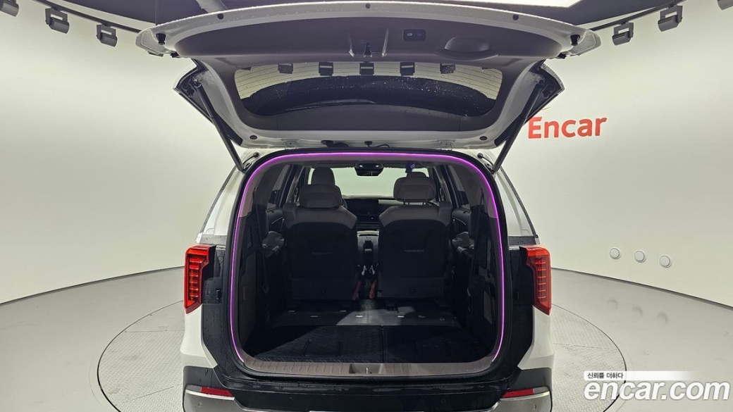 Kia Carnival 7-Seater Signature, 2025