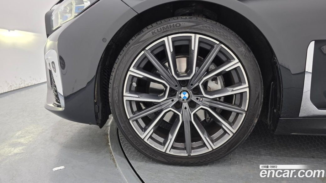 BMW 7-Series 740Li xDrive M Sport Package, 2022