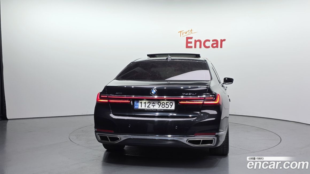 BMW 7-Series 740Li xDrive Design Pure Excellence, 2022