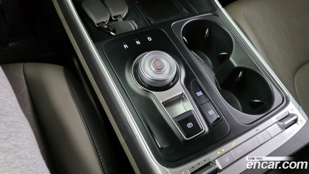 Kia Carnival 9-Seater Prestige, 2024