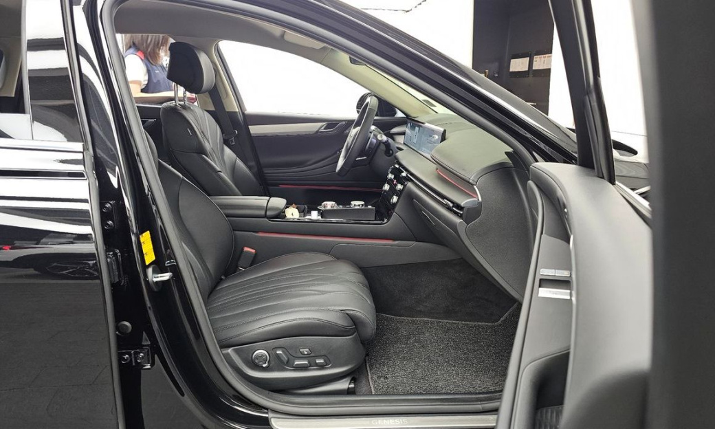 Genesis G80 Gasoline 2.5 Turbo AWD, 2025