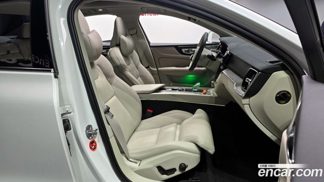 Volvo S60 B5 Ultimate Bright, 2023