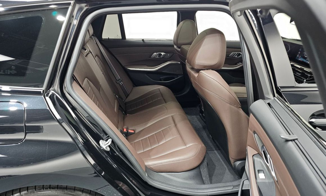BMW 3-Series M340i xDrive Touring Pro, 2025