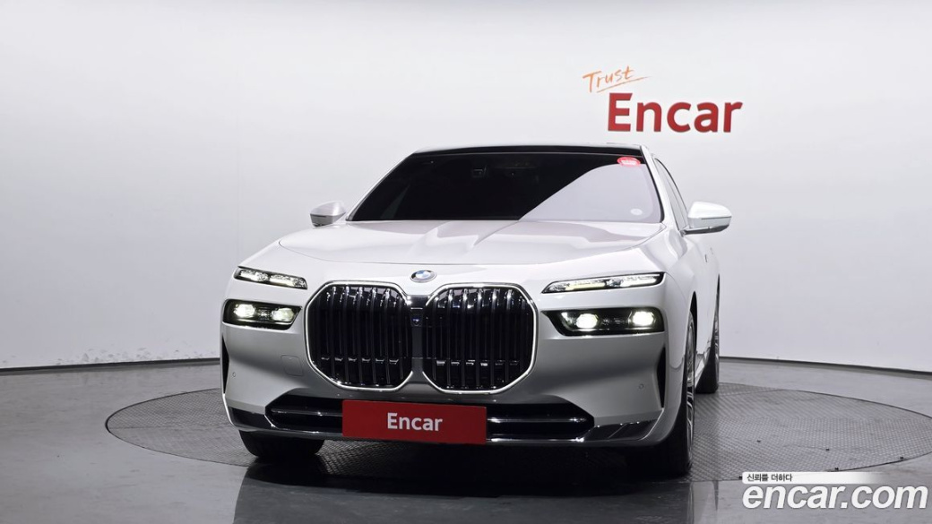 BMW 7-Series 740i sDrive Design Pure Excellence, 2023