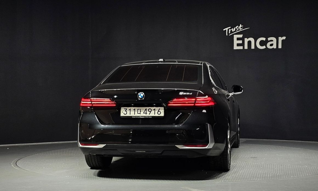 BMW 5-Series 523d, 2024