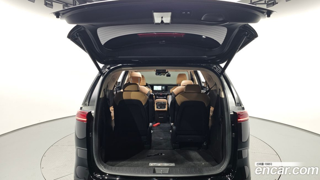 Kia Carnival 9-Seater Signature, 2023