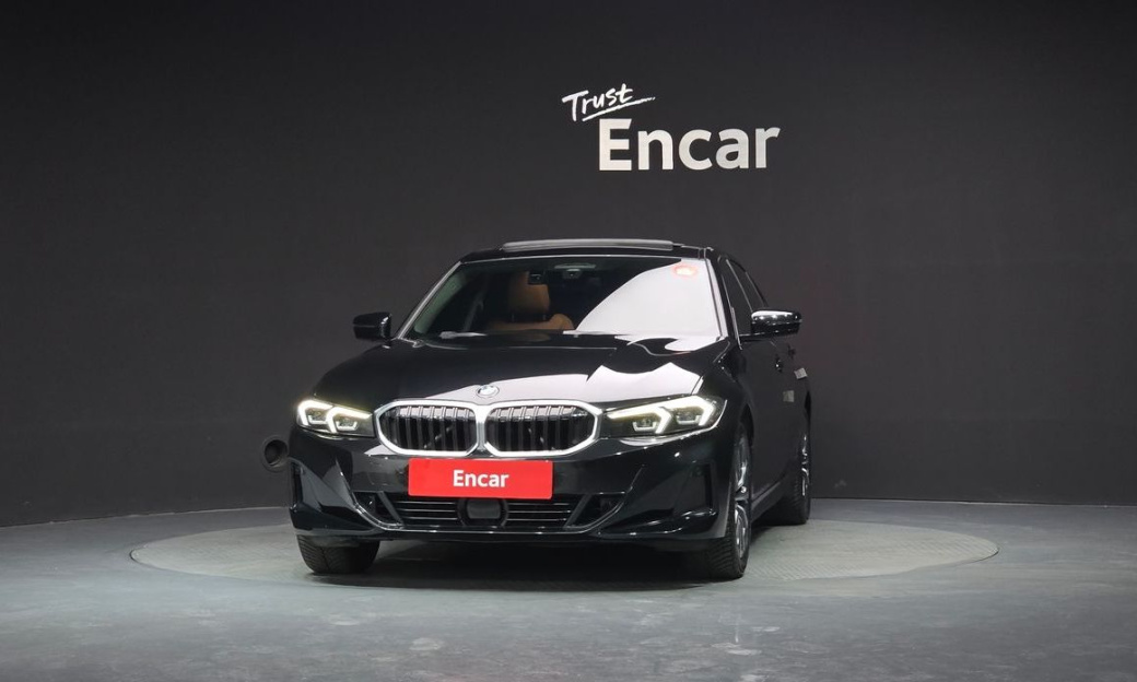 BMW 3-Series 320i, 2023