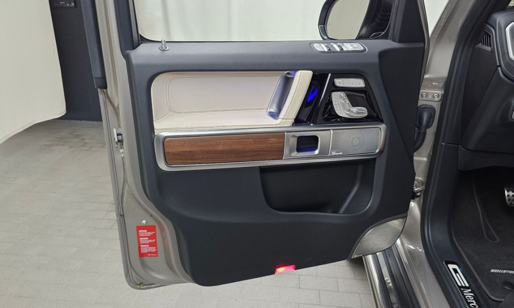 Mercedes-Benz G-Class G450d, 2025