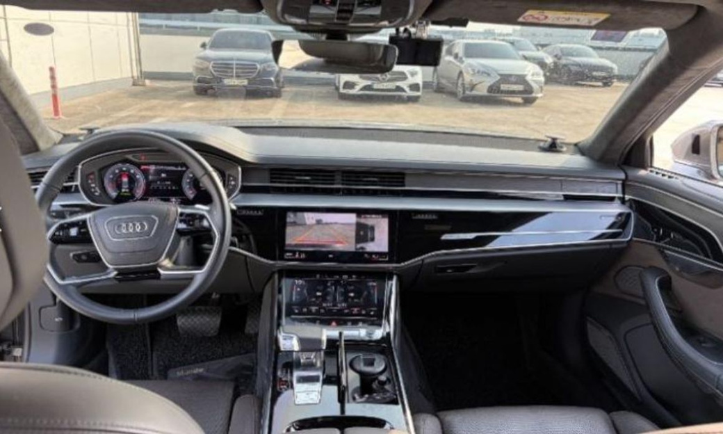 Audi A8 60 TFSI Quattro LWB, 2021