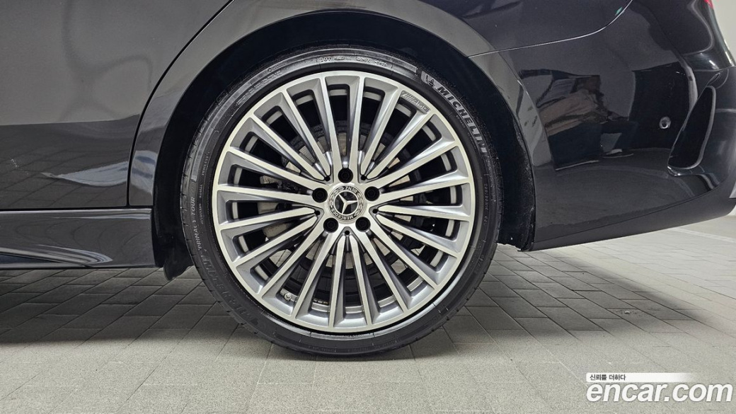 Mercedes-Benz C-Class C300 4MATIC AMG Line, 2023
