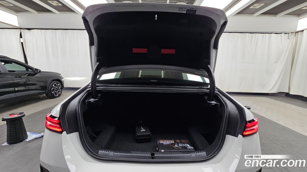 BMW 5-Series 520i M Sport, 2025