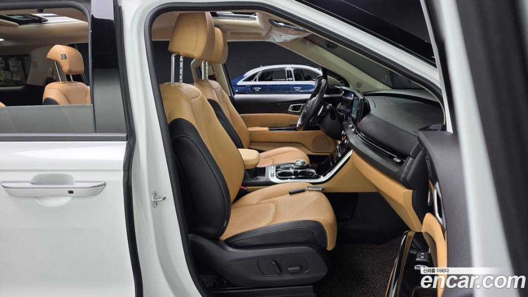 Kia Carnival 9-Seater Signature, 2023