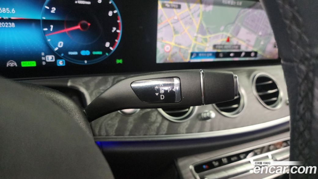 Mercedes-Benz E-Class E350 4MATIC AMG Line, 2023