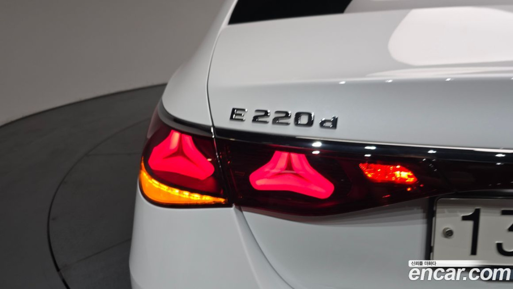 Mercedes-Benz E-Class E220d 4MATIC Exclusive, 2024