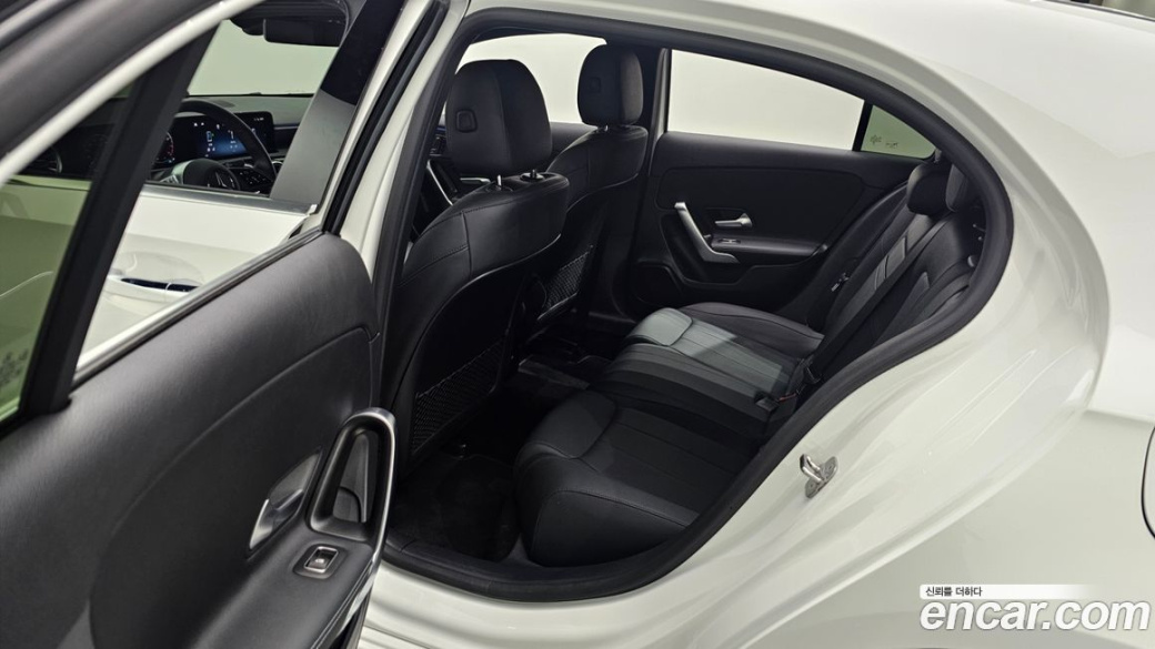 Mercedes-Benz A-Class A220 Hatchback, 2025