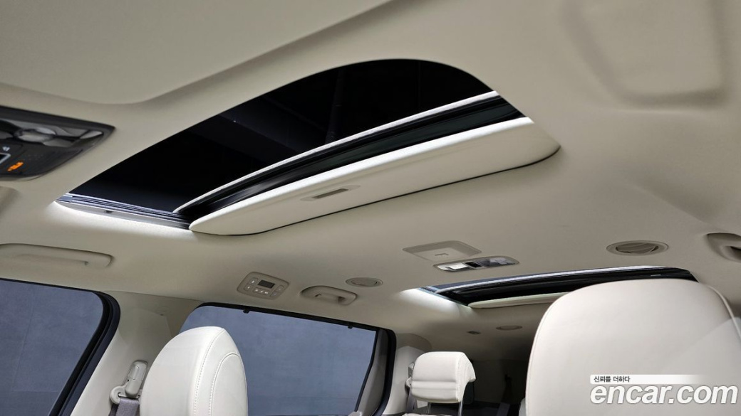 Kia Carnival 9-Seater Signature, 2022