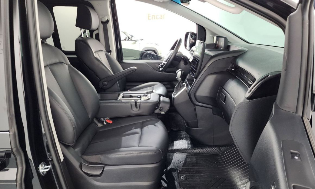 Hyundai Staria Tourer 9-Seater, 2025