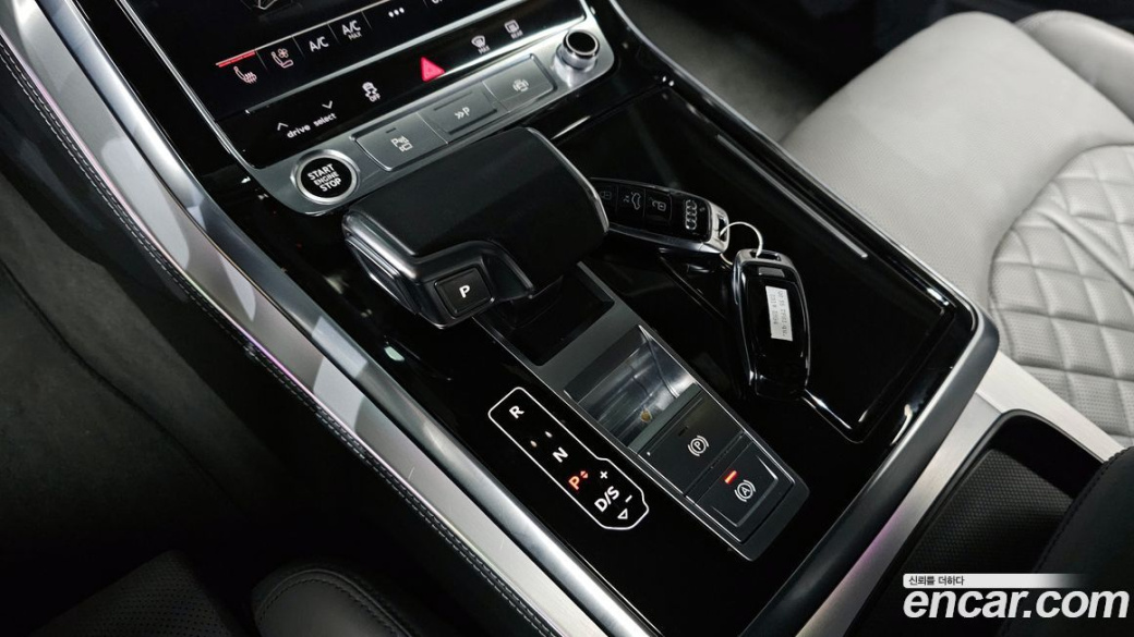 Audi Q8 55 TFSI Quattro Premium, 2022