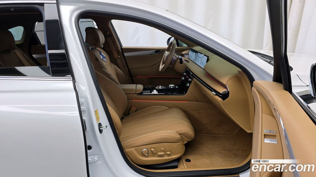 Genesis G80 Gasoline 2.5 Turbo AWD, 2025