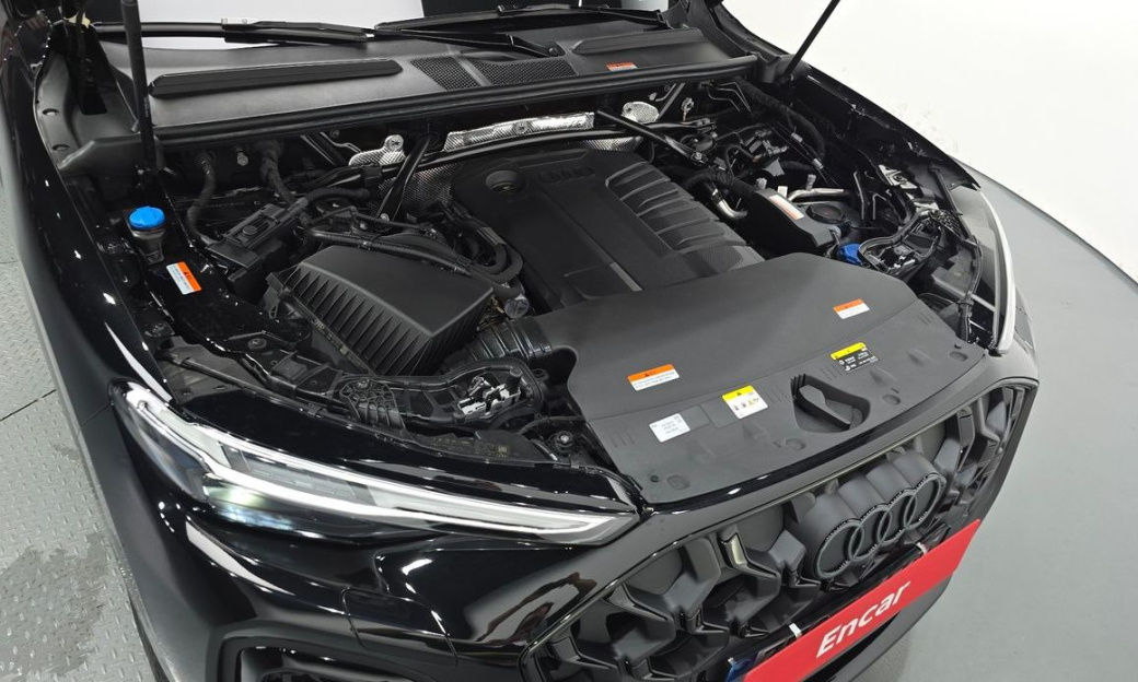 Audi Q5 40 TDI Quattro S Line Black Edition, 2025