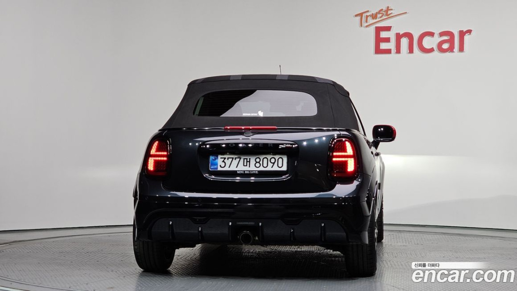 Mini Cooper Convertible JCW, 2025