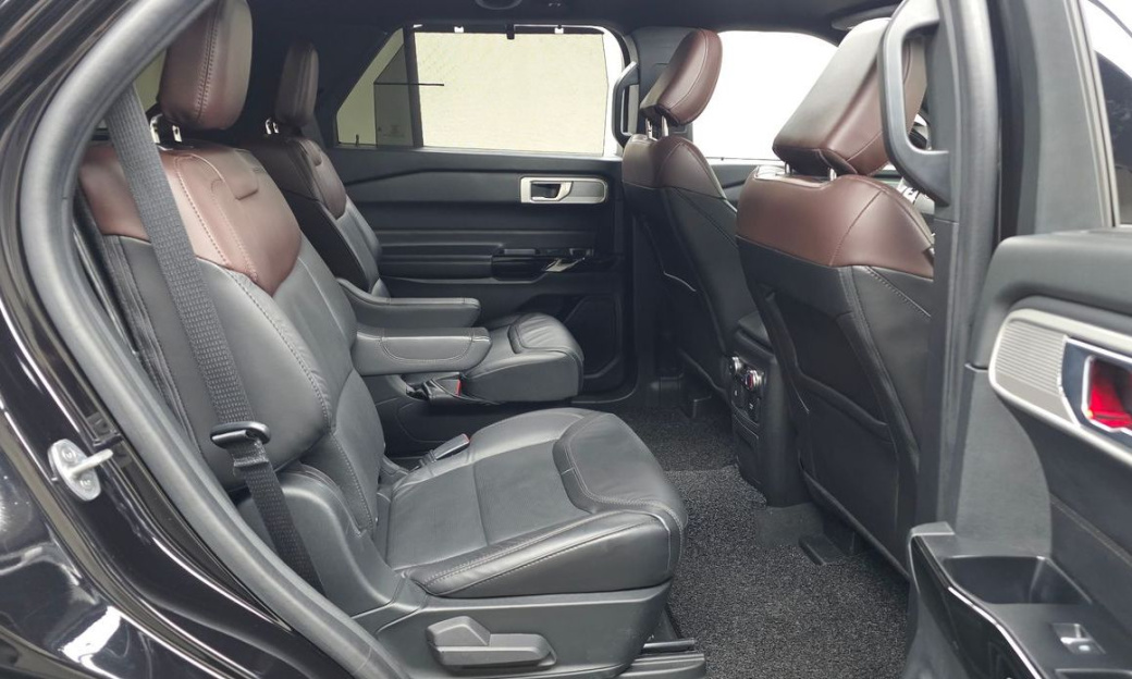 Ford Explorer 3.0 Platinum 4WD, 2022