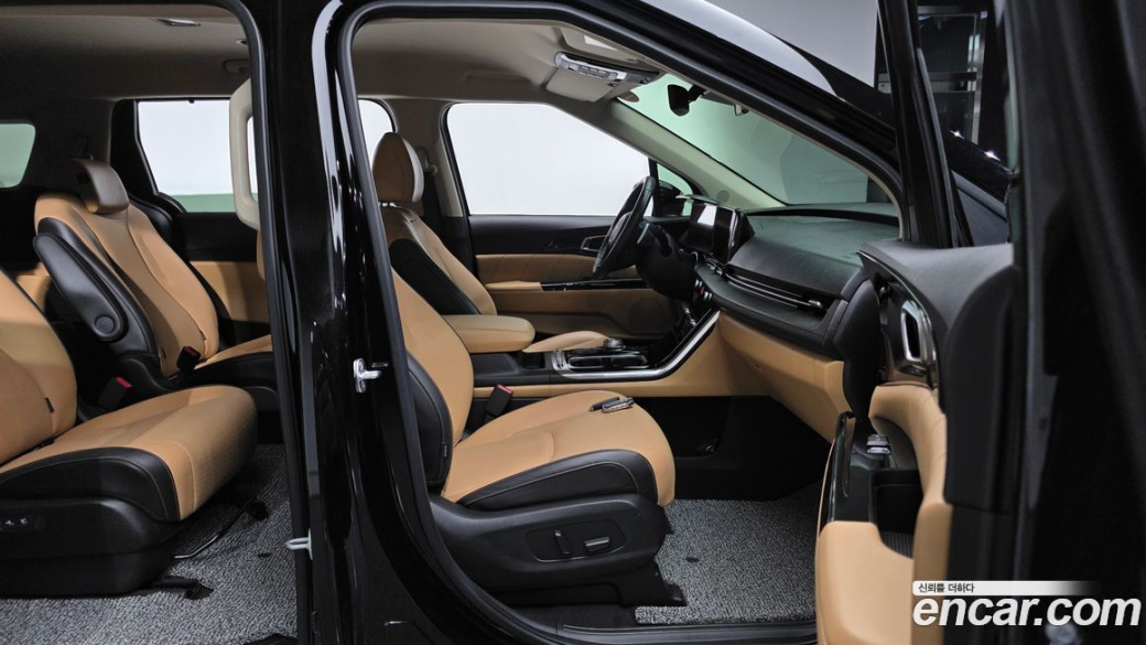Kia Carnival 9-Seater Signature, 2022