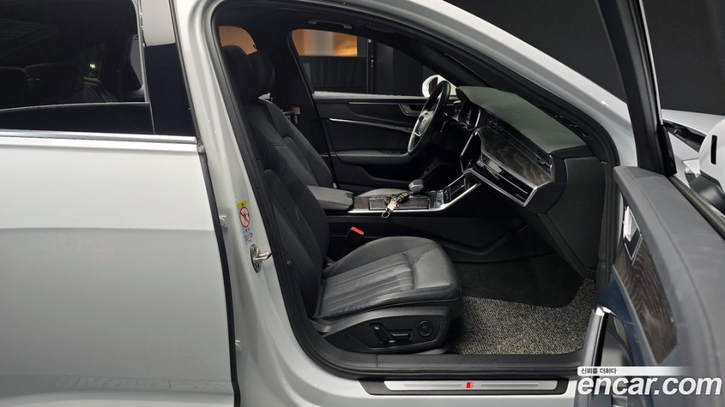 Audi A6 45 TFSI Premium, 2022